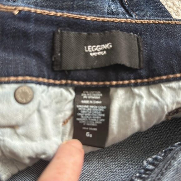 Express midrise leggings distressed jeans size 6 short - Picture 3 of 3